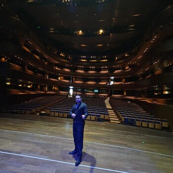 Moisés Vega deja nuevamente la