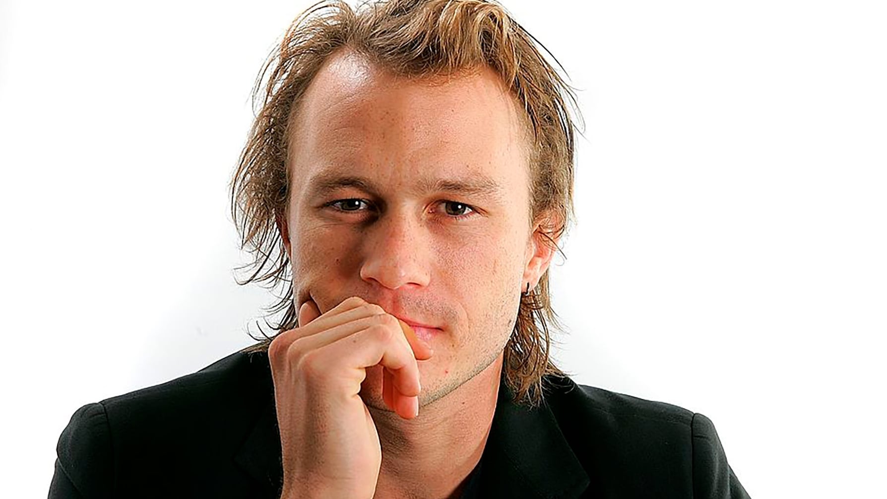 Morton compartió detalles sobre su relación personal y profesional con Ledger, subrayando la importancia de la comparación en su trayectoria