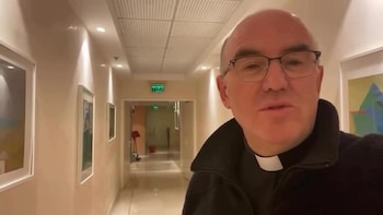 Antonio Cobo, sacerdote evacuado de