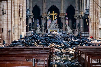 Los escombros en el interior