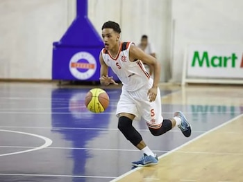 Joao Gomes, el basquetbolista homónimo del brasileño que juega en el Wolverhampton, recibió por error 365 mil dólares que correspondían al futbolista por su transferencia del Flamengo al club inglés (Globo Esporte)