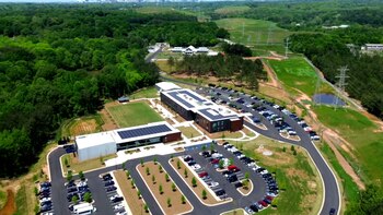 Inauguran en EE.UU. controvertido centro