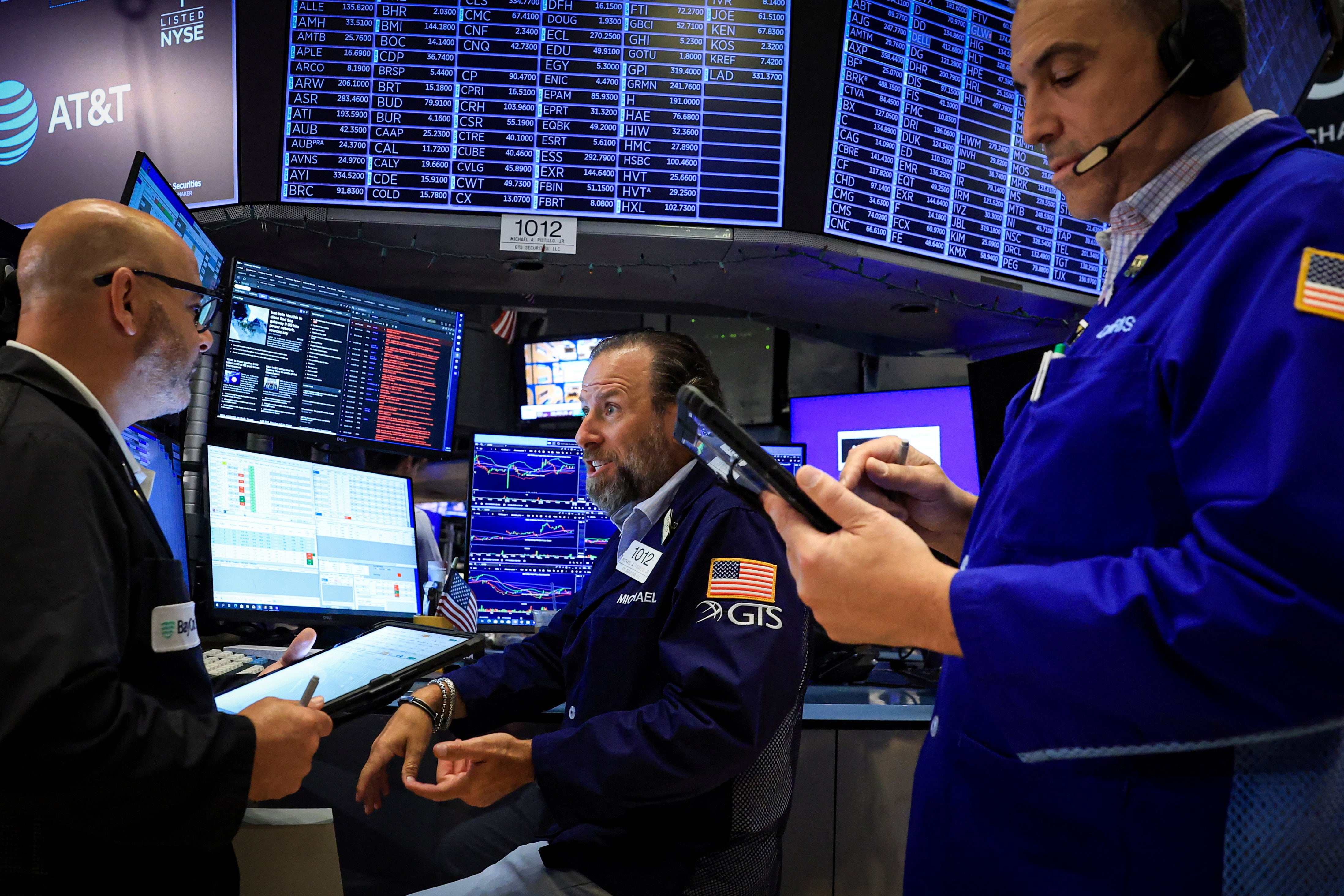 Wall Street redondeó una semana positiva que también apuntaló a los papeles argentinos.