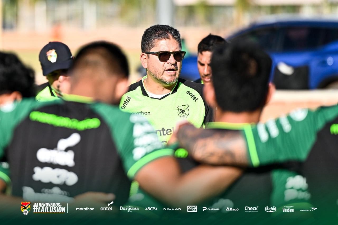 Óscar Villegas buscará el boleto al Mundial 2026 al mando de Bolivia.