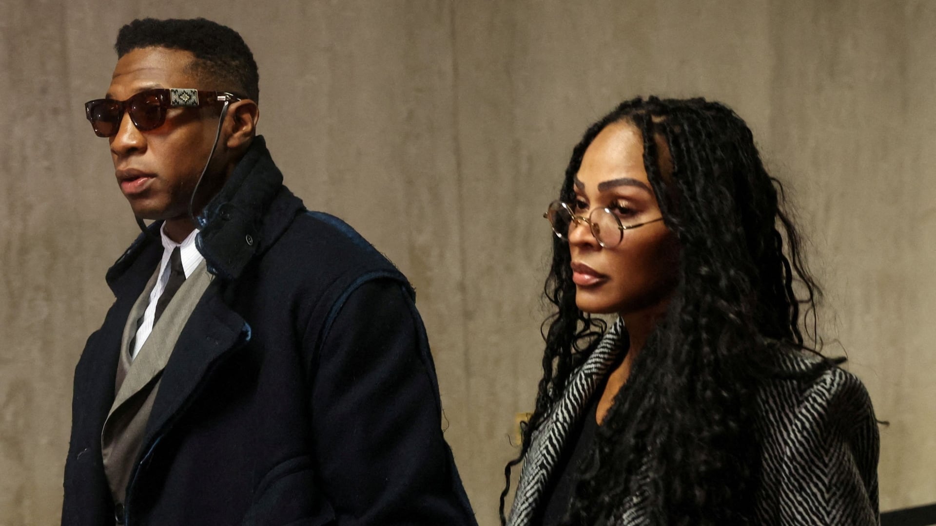 Jonathan Majors fue juzgado por violencia en contra de su expareja y Meagan Good lo apoyó durante el proceso. (REUTERS/Shannon Stapleton)