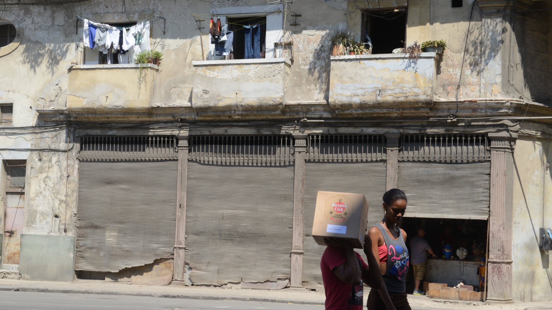 Hoy, el 90% de la población vive en situación de pobreza extrema y 7 de cada 10 cubanos se ven obligados a reducir su ingesta diaria de alimentos (Foto: Fernando Calzada)
