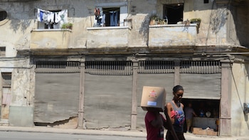 Hoy, el 90% de la población vive en situación de pobreza extrema y 7 de cada 10 cubanos se ven obligados a reducir su ingesta diaria de alimentos (Foto: Fernando Calzada)