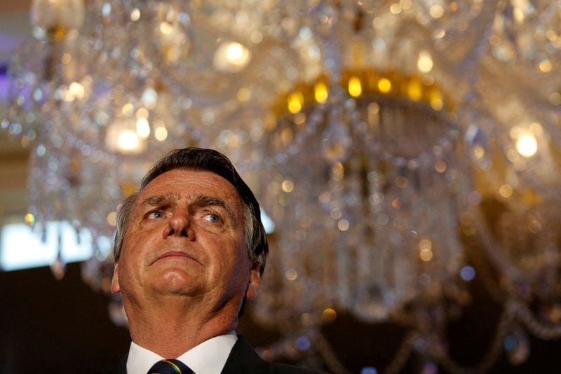 FOTO ARCHIVO: El expresidente brasileño Jair Bolsonaro observa durante el evento