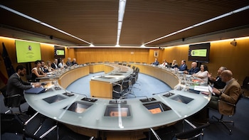 Díaz pide a Cuerpo limitar alquileres y gravar el refino y los sindicatos, recuperar la excepción ibérica