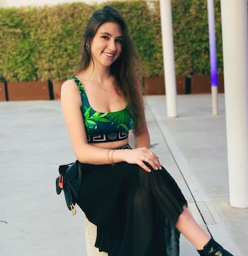 Therese es hija de Adela