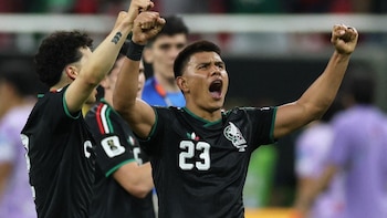 Así sorprendieron a Jesús Gallardo al volver a casa: serenata con mariachis para aliviar la eliminación del Mundial
