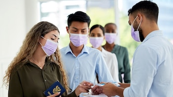 Los aeropuertos intensifican los controles