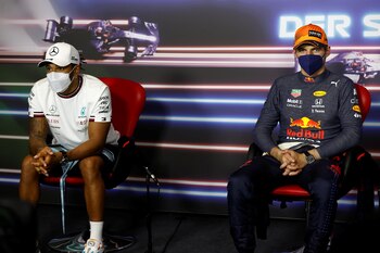 Max Verstappen y Lewis Hamilton