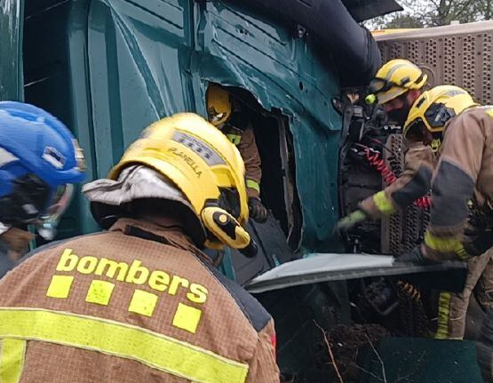 Cinco menores de edad fallecen en el incendio de un trastero transformado en vivienda en Barcelona