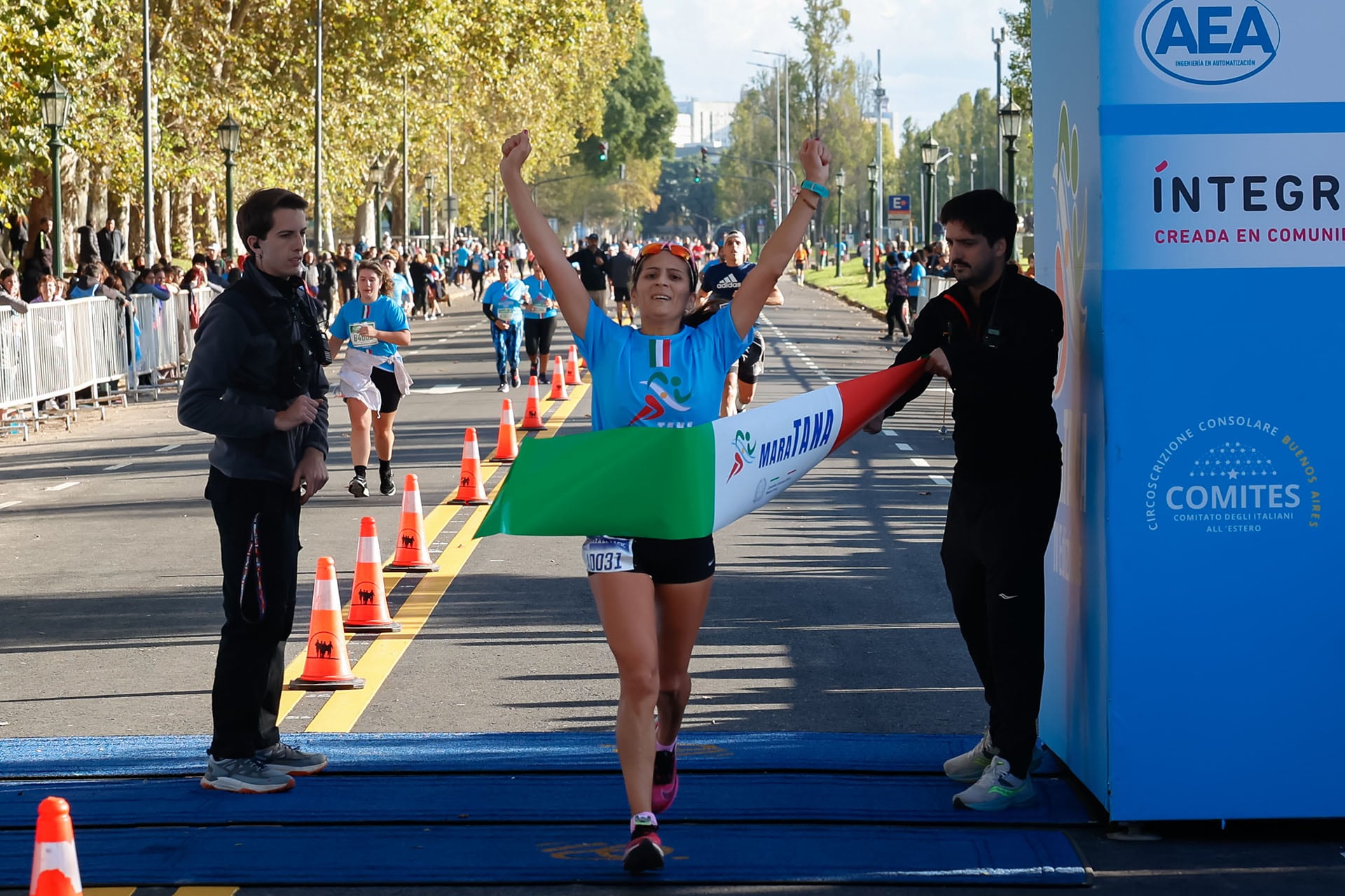 Todos los corredores recibieron un kit con remera oficial, dorsal, galletas y protector solar