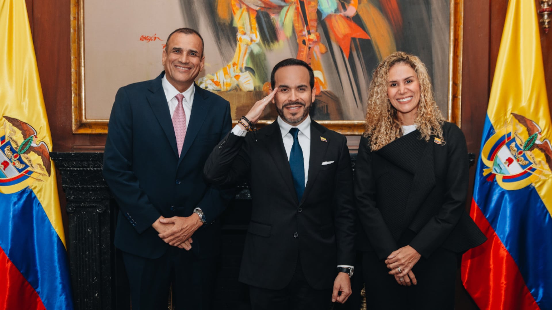 El abogado juró como nuevo presidente de Colpensiones ante el presidente Abelardo de la Espriella y la ministra del Trabajo, Natalia Eugenia López Fuentes - crédito @colpensiones/Instagram