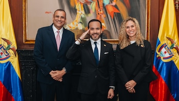 Abelardo de la Espriella posesionó a Carlos René Montoya como nuevo presidente de Colpensiones: así se registró el momento