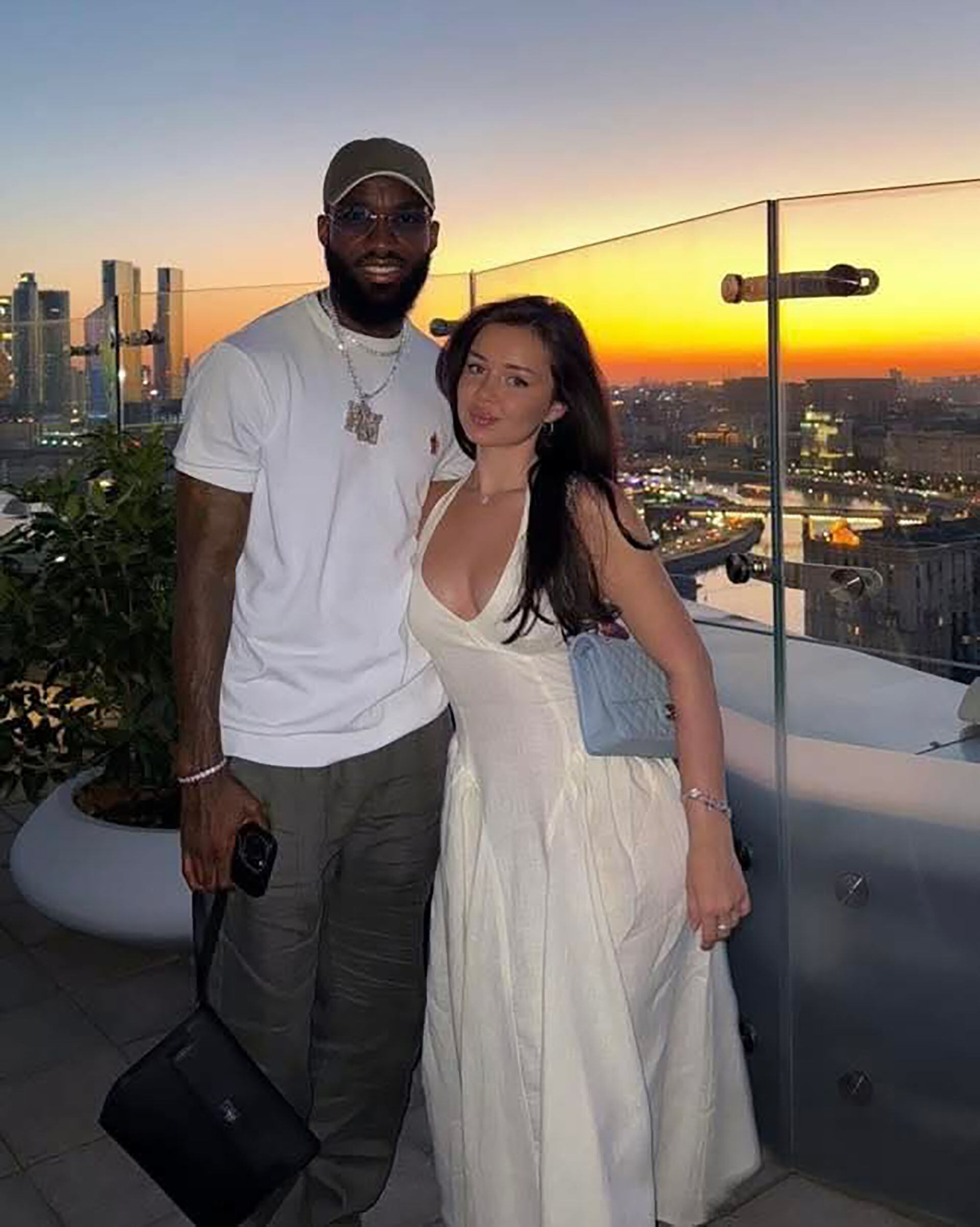 La influencer habló con medios rusos sobre el episodio