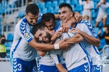 01-11-2021 Los jugadores del CD Tenerife celebran uno de los tantos de la goleada al Burgos en LaLiga SmartBank.
ISLAS CANARIAS ESPAÑA EUROPA SANTA CRUZ DE TENERIFE DEPORTES
CD TENERIFE
