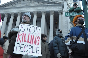 La separación forzada de familias de estatus mixto redefine las experiencias de ciudadanía y pertenencia para miles de jóvenes estadounidenses en Texas, revelando implicaciones duraderas que rebasan las estadísticas oficiales