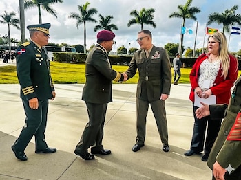 El ministro de la Defensa