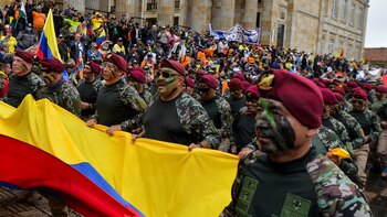 Militares retirados buscan crear partido