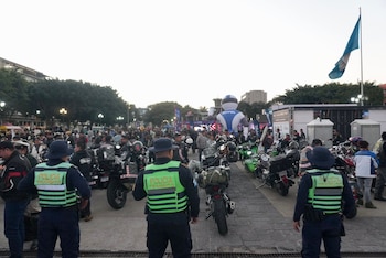 Los participantes en la caravana