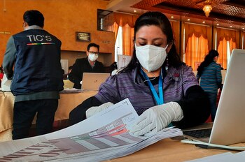 Funcionarios del Tribunal Electoral Departamental