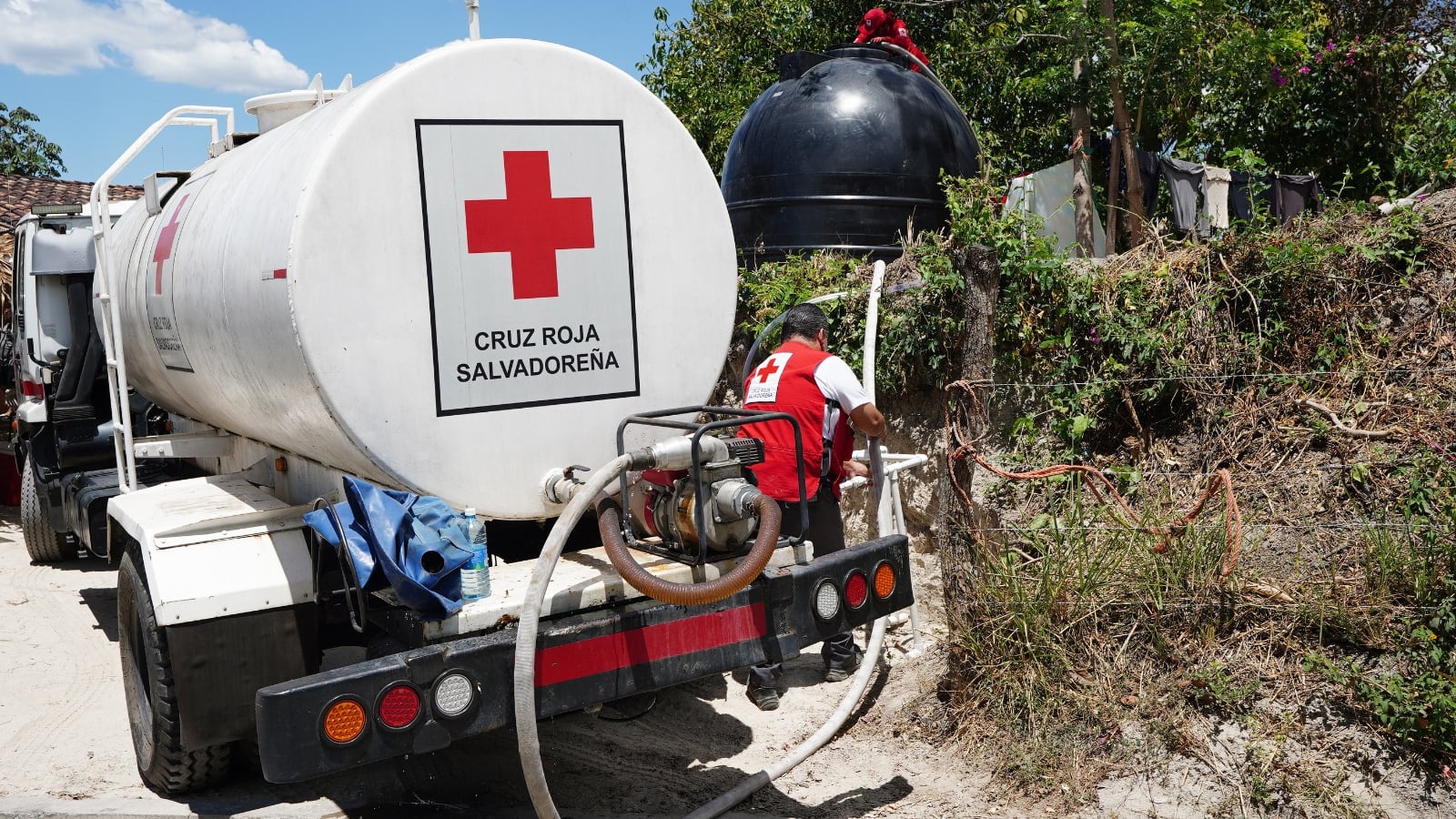 La estrategia de acción anticipatoria busca reducir daños antes de desastres climáticos mediante alertas y pronósticos, con apoyo de autoridades y comunidades; incluye protección de medios de vida, seguridad alimentaria y acceso al agua (Foto cortesía CRS)