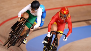 Daniela Gaxiola ganó la medalla de plata en keirin durante la Copa del Mundo de Ciclismo de Pista en Malasia, tras una final definida por photofinish. REUTERS/Matthew Childs