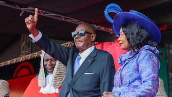 La oposición en Malawi denuncia la larga ausencia del presidente, fuera del país desde principios de octubre
