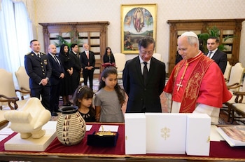 Vanessa Cortés aparece en la visita de Gustavo Petro al Vaticano y reabre las preguntas sobre su papel en la comitiva - crédito Vatican Media/ Vatican News
