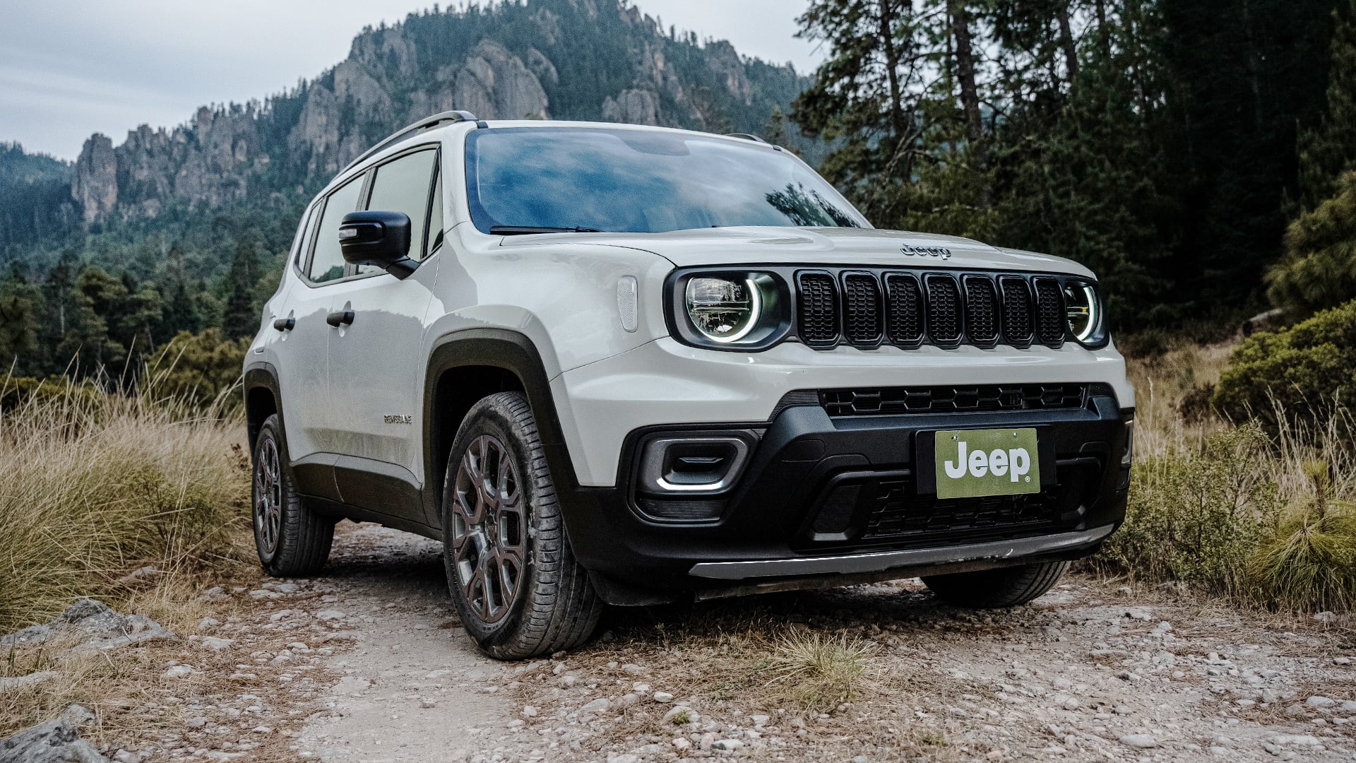 El Jeep Renegade entró en el Top 10 desplazando a modelos que tienen menor precio, pero en 2026 será difícil sostenerse por la llegada de nuevos modelos.