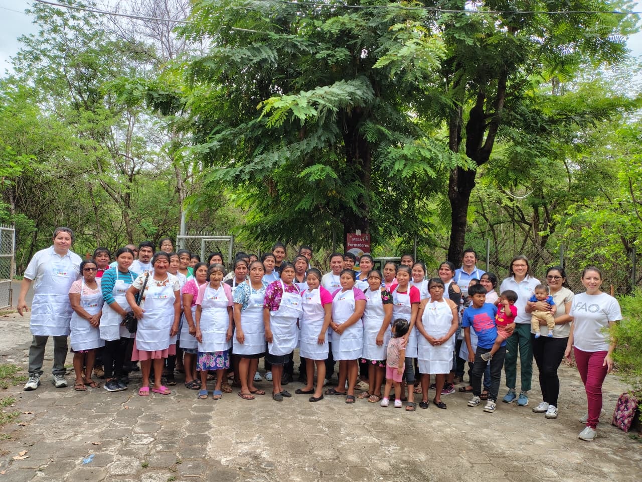 La FAO impulsa con CORDEM talleres comunitarios de alimentación saludable en zonas rurales de El Salvador./(FAO El Salvador)