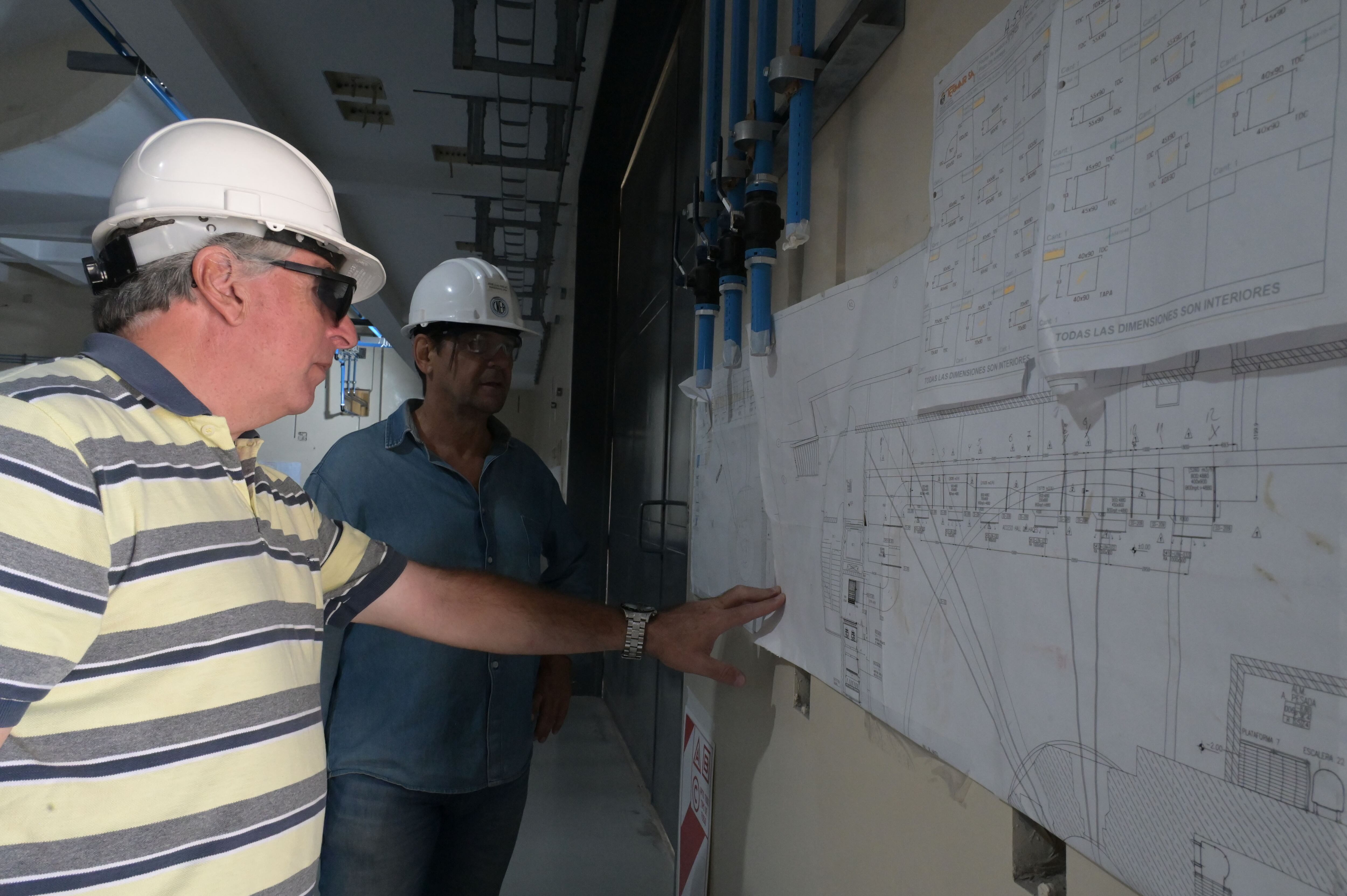 DEF recorrió las instalaciones del complejo donde se instalará el reactor, invitado por la Comisión Nacional de Energía Atómica (CNEA) (Fotos: Fernando Calzada)