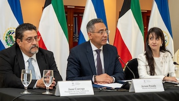 La iniciativa incluye estaciones de transformación, obras de acceso y la preparación del terreno para enlazar la nueva instalación con el sistema de transmisión del país, según Hacienda y Relaciones Exteriores (Foto cortesía ministro Jerson Posada)