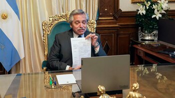 Alberto Fernández con la aprobación