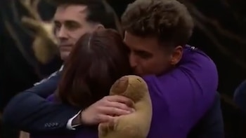 Antes de dejar la casa, Manuel respaldó a Yipio y Juanicar y les pidió que llegaran a la final de Gran Hermano Generación Dorada