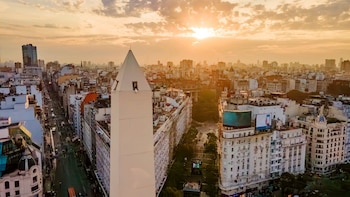 El Obelisco y una ciudad que se inventó a sí misma