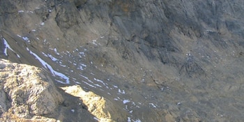 Imágenes tomadas a mediados de octubre confirmaron la desaparición del hielo superficial en el principal glaciar de Eslovenia (Anton Melik Geographical Institute)