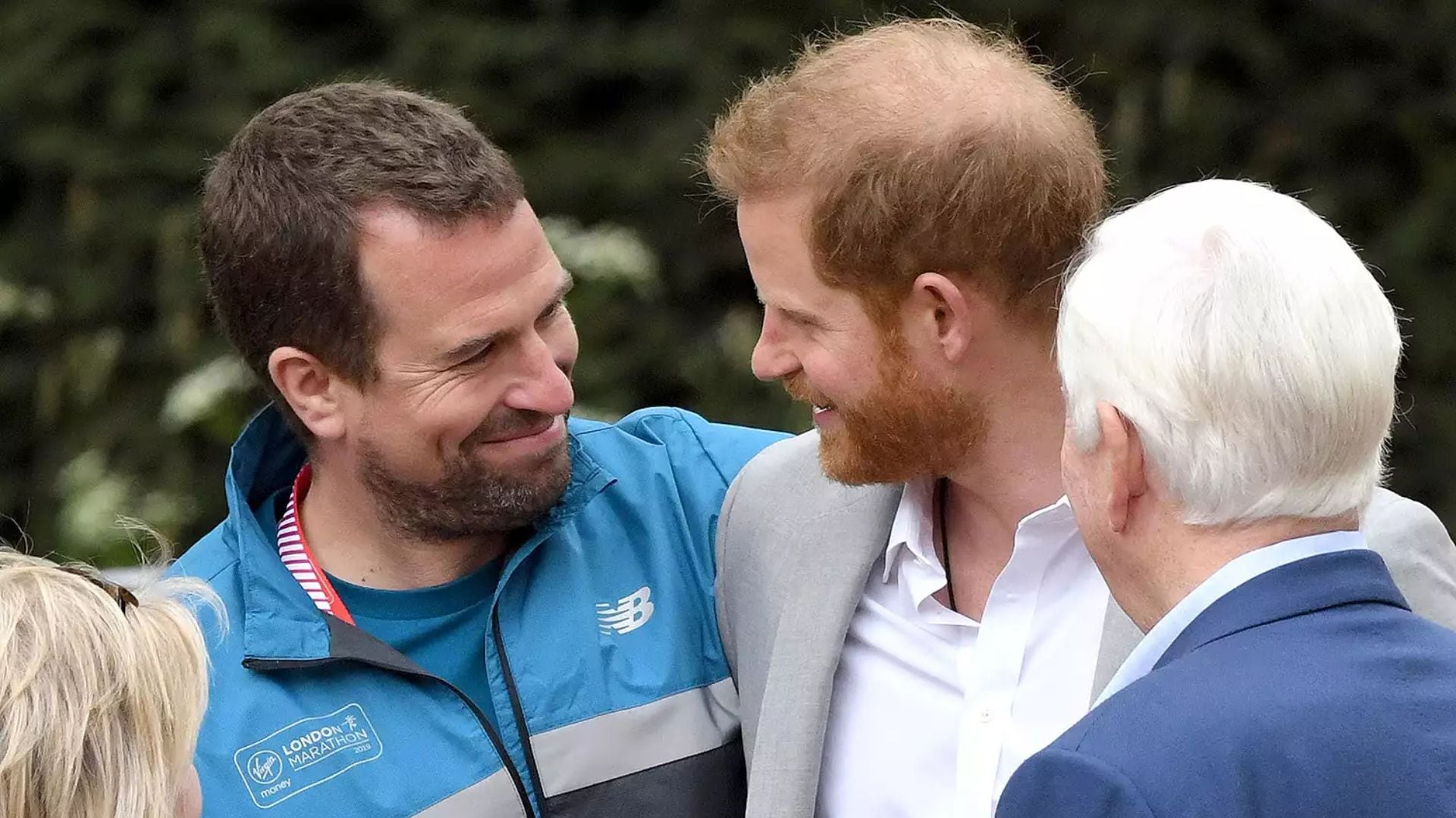 Peter Phillips y el príncipe Harry. (Karwai Tang/WireImage).