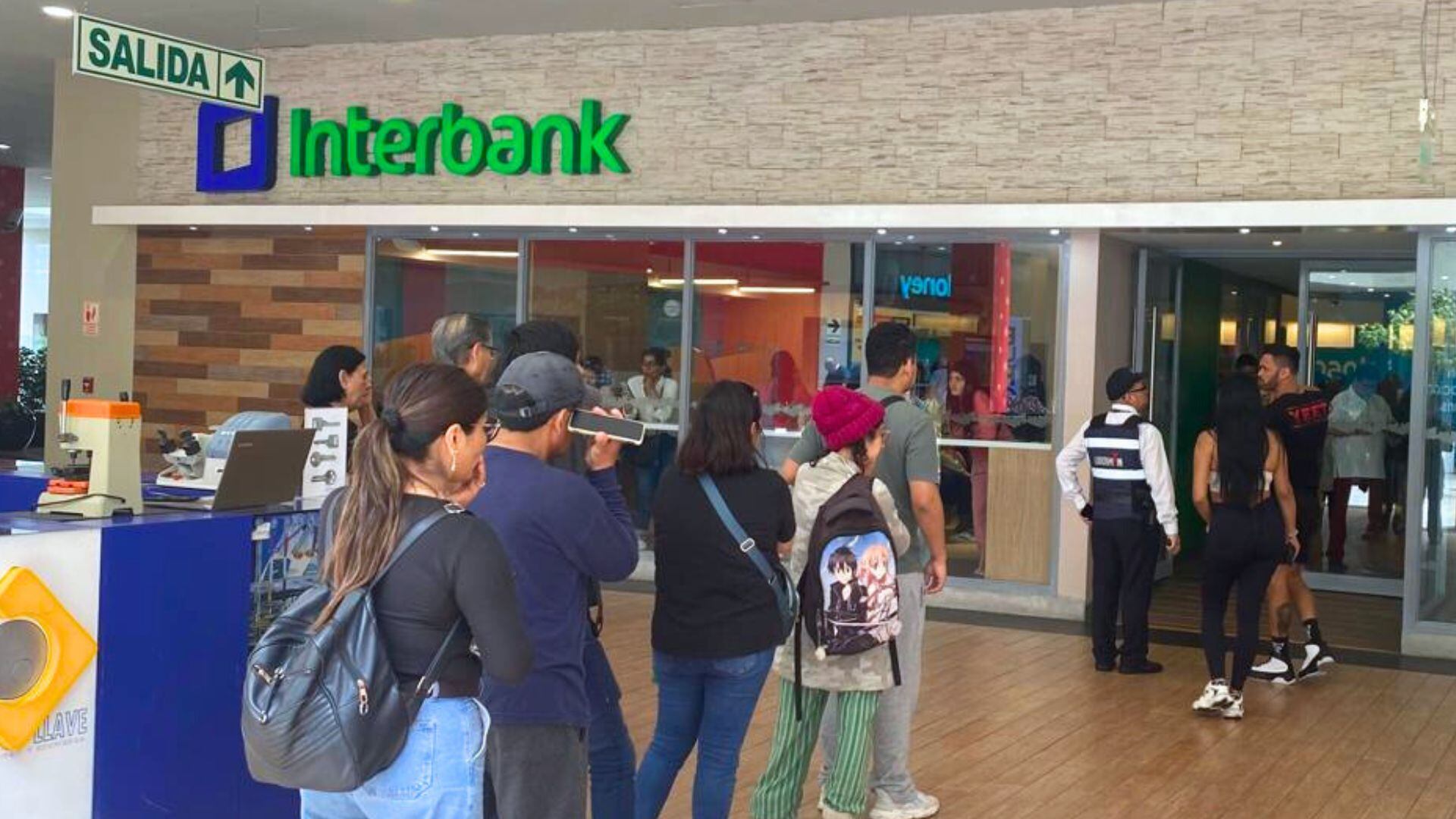 Aspec rechaza cobro de comisiones de Interbank para usuarios que no mantengan saldo mínimo de S/200