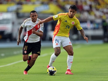 Juan Camilo Cucho Hernández en un partido entre Perú y Colombia por las Eliminatorias Sudamericanas-crédito Luisa González/REUTERS