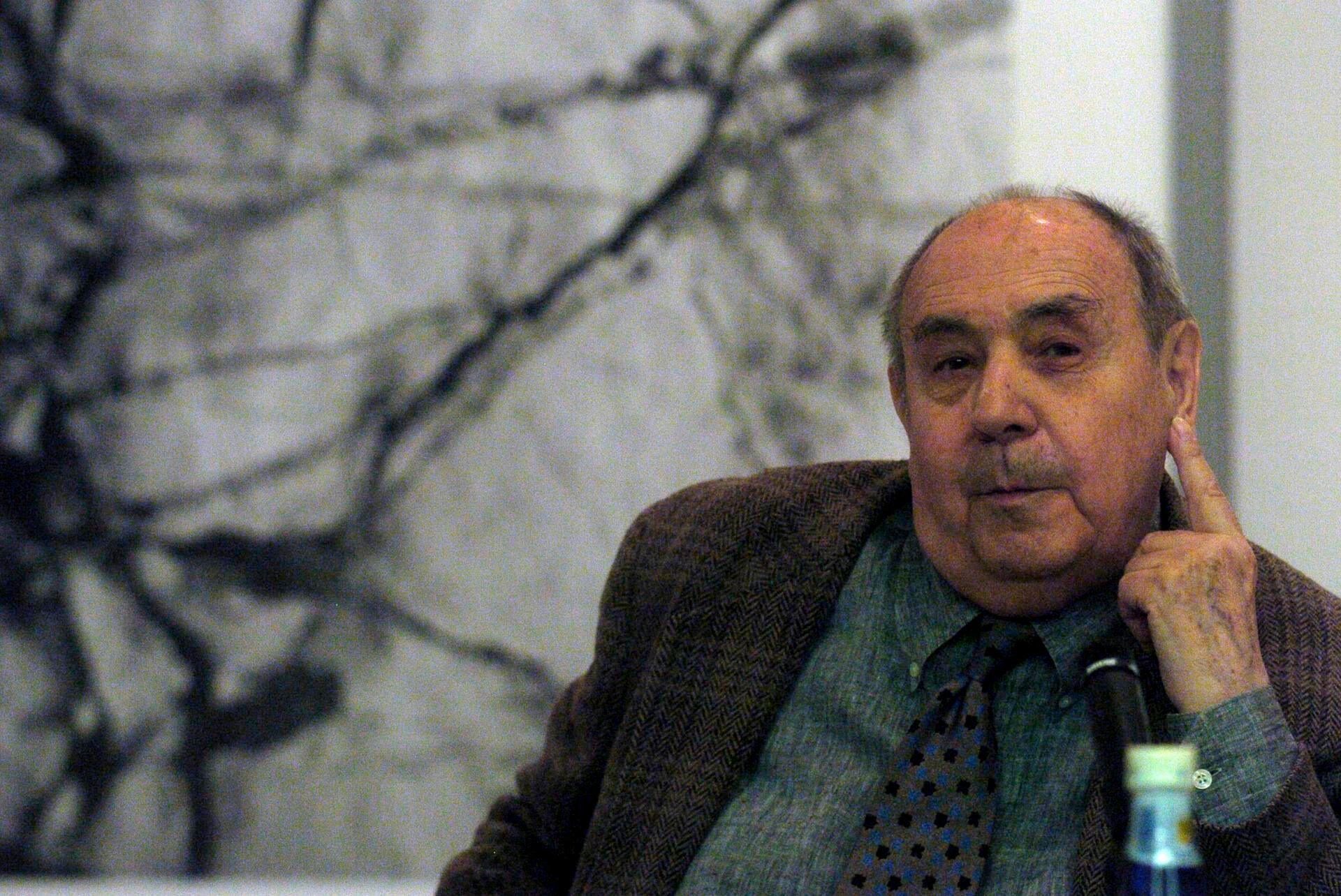El artista conquense Gustavo Torner durante la presentación de su exposición