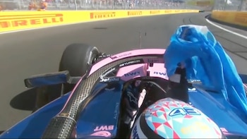 La emocionante vuelta de honor de Colapinto con la bandera argentina tras una de sus mejores carreras en la F1: quién se la entregó