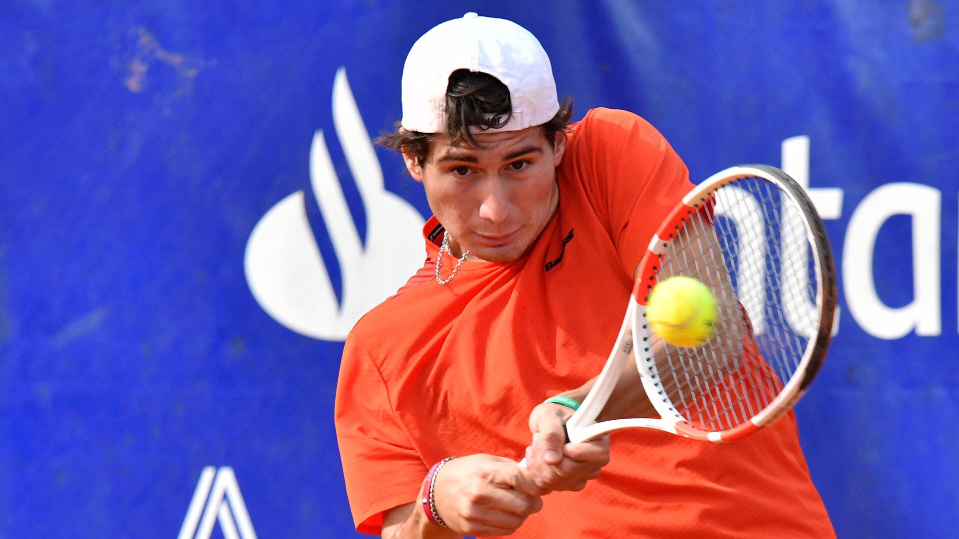 Fernando Cavallo consiguió en el M25 de Mar del Plata uno de sus mejores triunfos desde que es tenista profesional (Foto: @marinadevo)