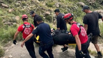 Rescataron a pie a una