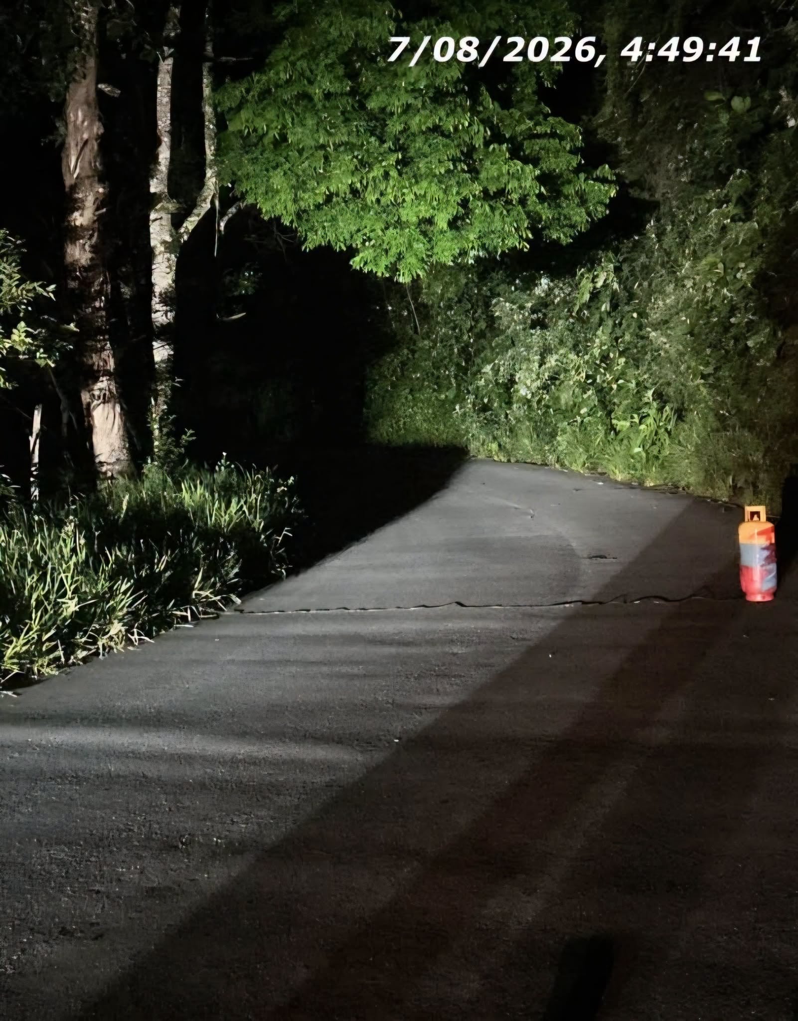Minutos antes de las 5:00 del viernes 7 de agosto pobladores de la zona alertaron del hallazgo a las autoridades en Antioquia - crédito Ituango Antioquia IA / Facebook