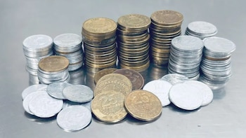 Las monedas antiguas de ₡5, ₡10 y ₡25 dejan de ser válidas en comercios desde este 1 de julio en Costa Rica