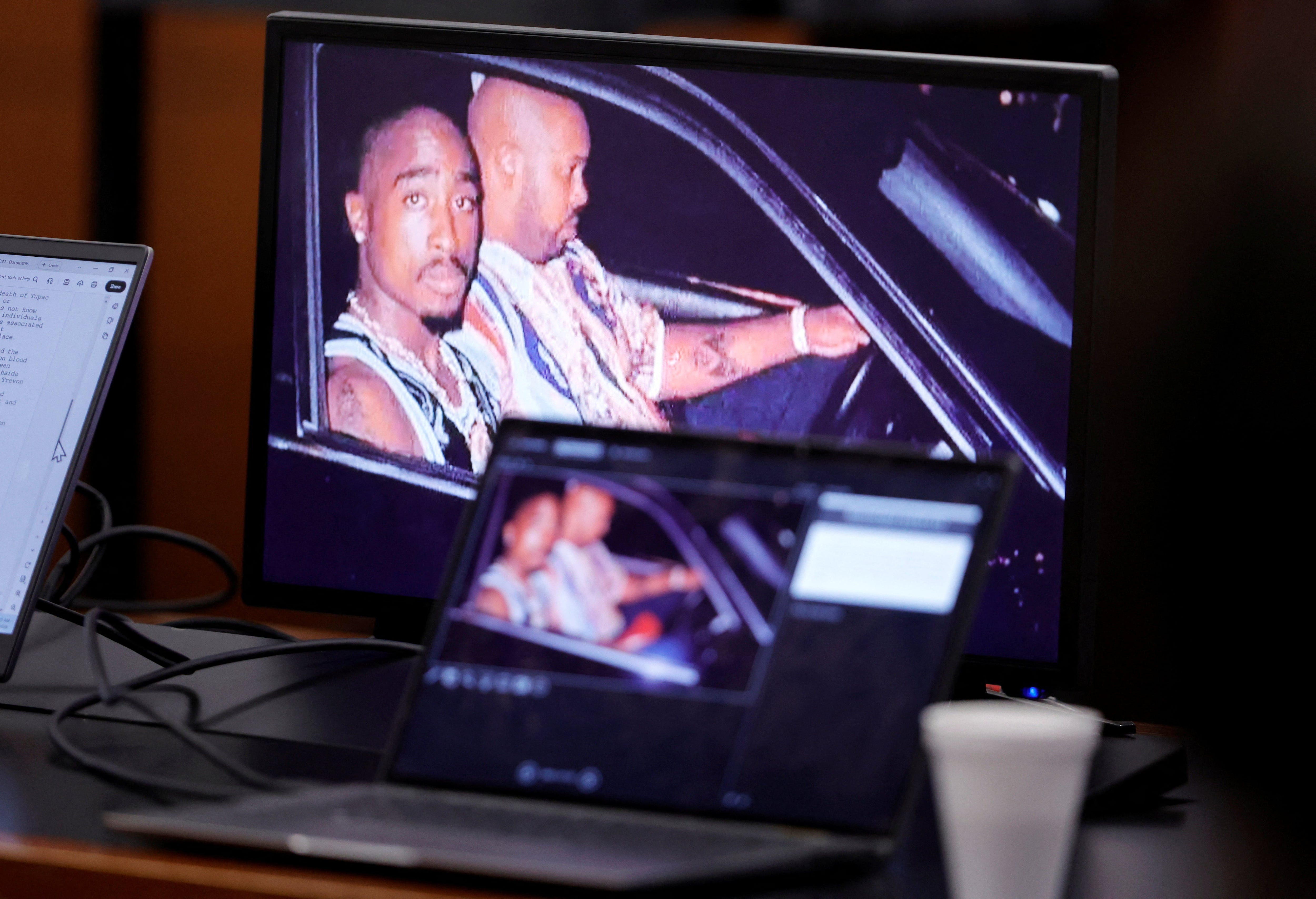Los 12 jurados titulares deben alcanzar un veredicto unánime tras nueve días de audiencias y 27 testigos en el juicio por Tupac Shakur (REUTERS/Steve Marcus/Pool)